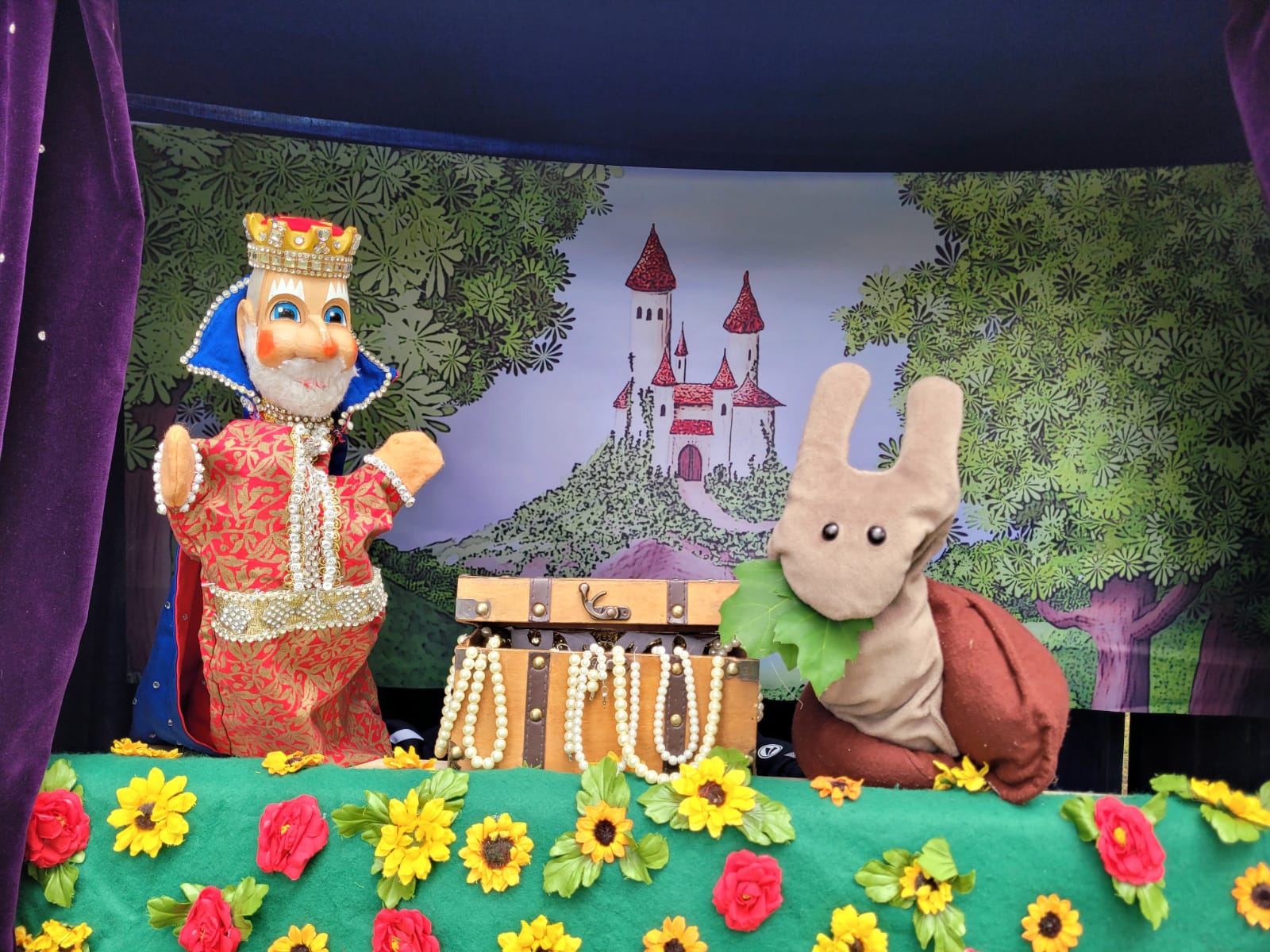 Koenig_Zwiebelbart_sieht_rot_Puppentheater